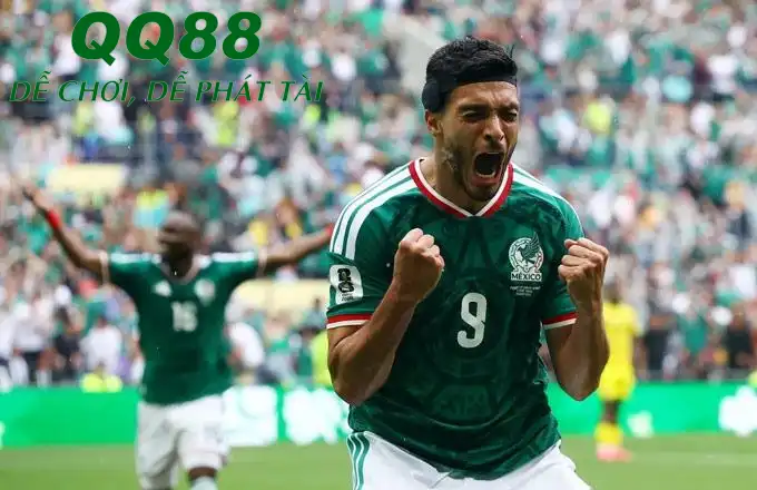 Raúl Jiménez giúp đội bóng của HLV Javier Aguirre có khởi đầu thuận lợi, đồng thời tạm chiếm ưu thế trong cuộc đua giành vé đi tiếp. (Ảnh: Goal) Raúl Jiménez giúp đội bóng của HLV Javier Aguirre có khởi đầu thuận lợi, đồng thời tạm chiếm ưu thế trong cuộc đua giành vé đi tiếp. (Ảnh: Goal)