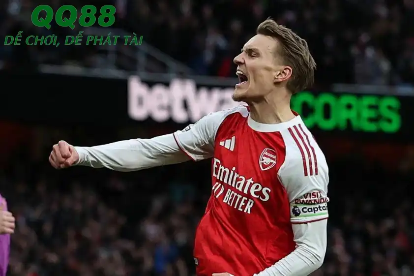 Martin Odegaard vắng mặt trong buổi chụp ảnh vì bận thi đấu chung kết Champion League Martin Odegaard vắng mặt trong buổi chụp ảnh vì bận thi đấu chung kết Champion League